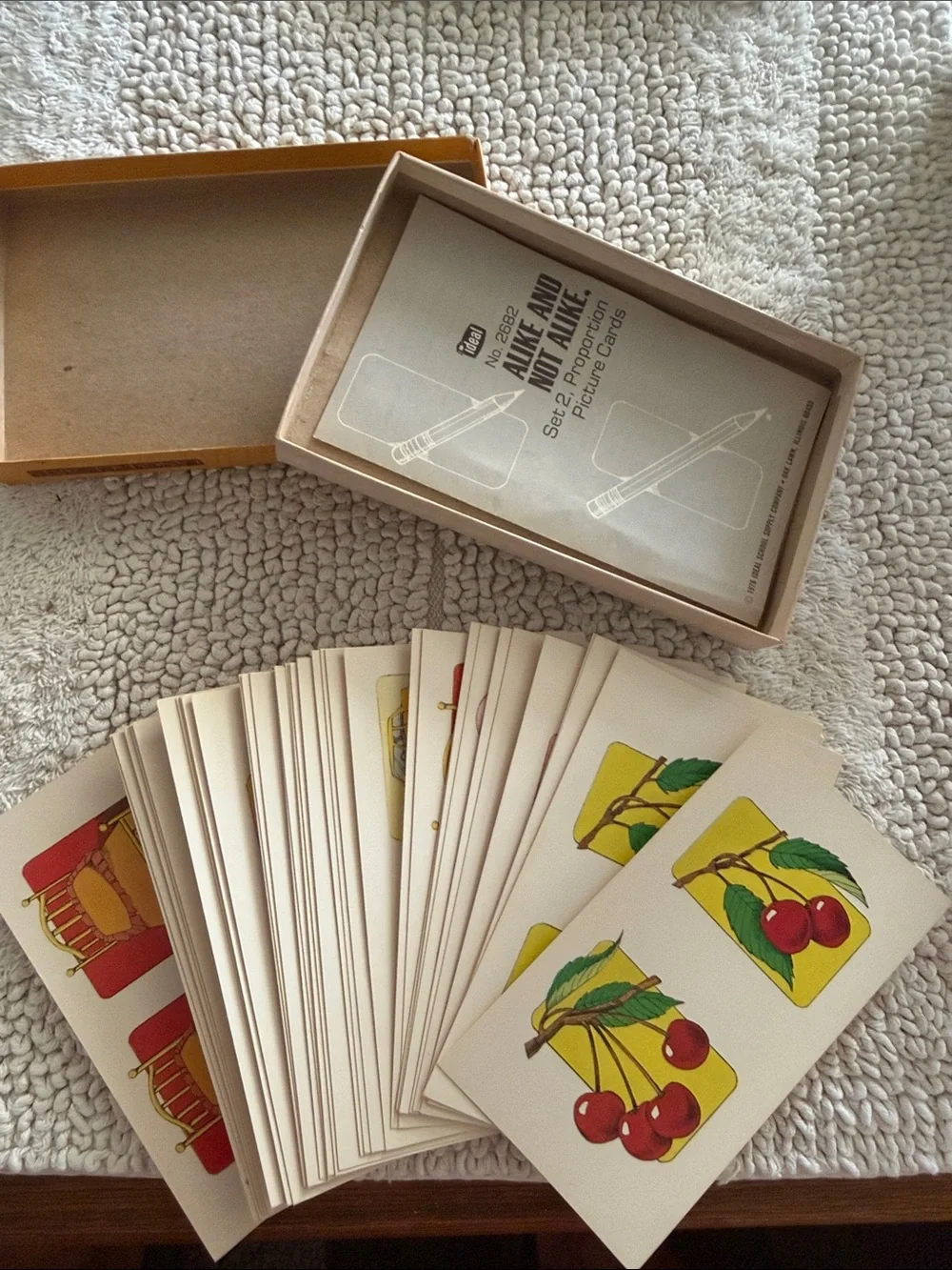 1976 Ideal Alike and Not Alike Set 2 Picture Cards Vintage Complete Box